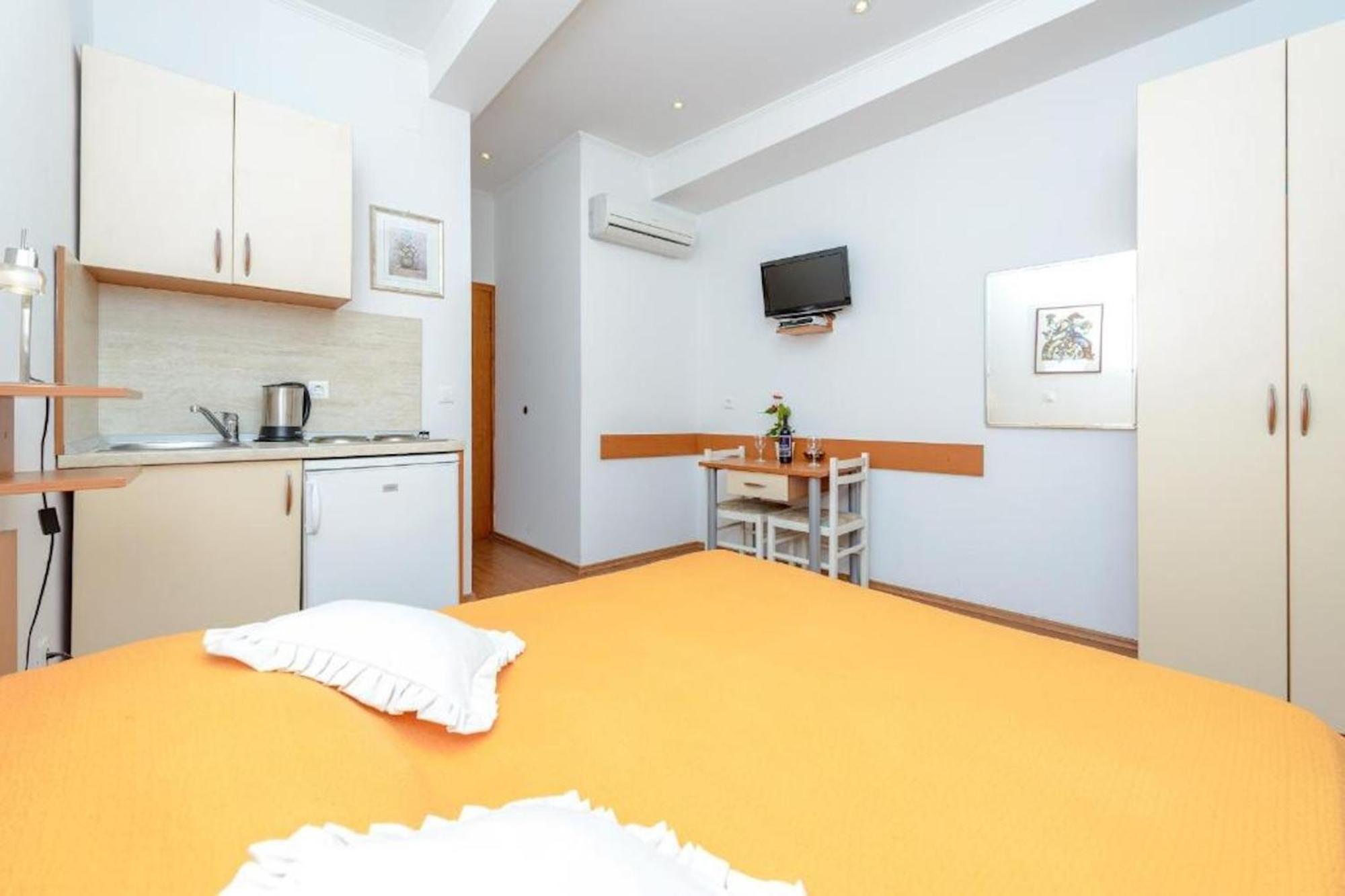Studio Apartments Stradun ดูบรอฟนิก ภายนอก รูปภาพ